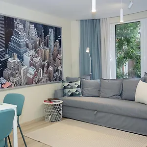 https://the-blue-apartment-1bd-with-a-cozy-balcony.goldensandshotels.net